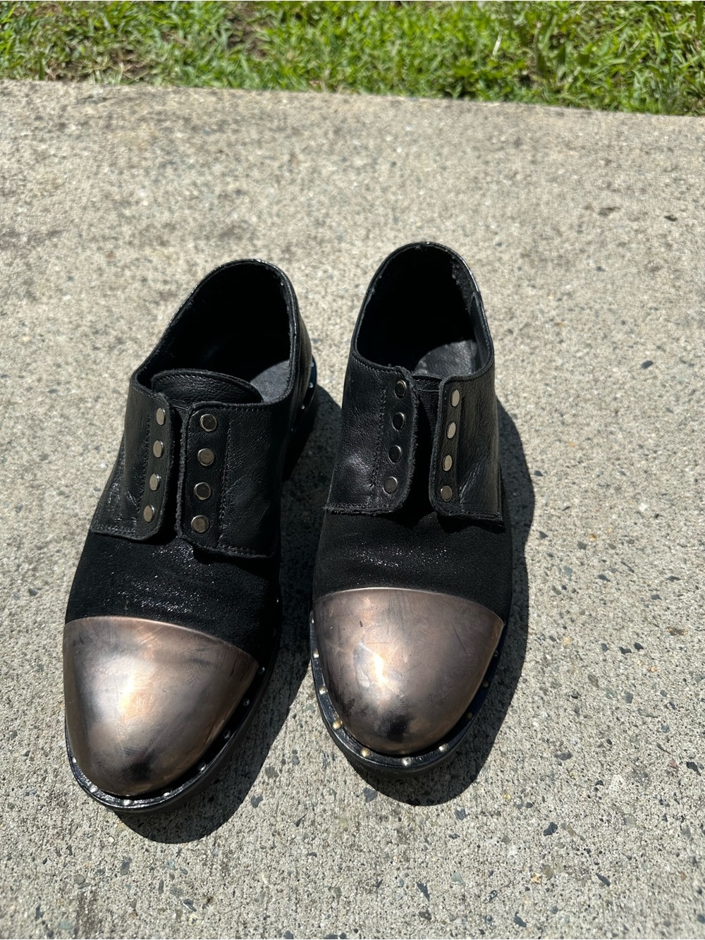 Black Dress Shoes with Metallic Cap Toe